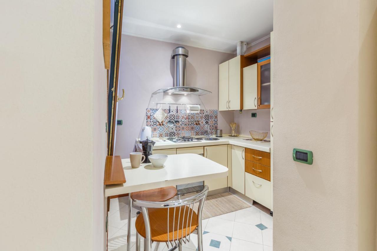 A Due Passi Dal Castello Apartment แฟร์รารา ภายนอก รูปภาพ