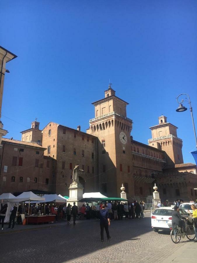 A Due Passi Dal Castello Apartment แฟร์รารา ภายนอก รูปภาพ