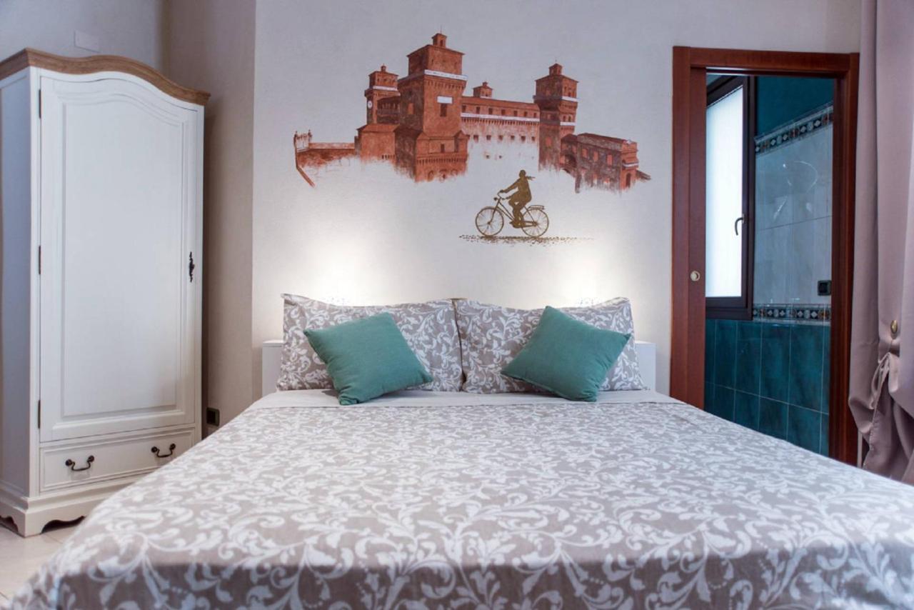 A Due Passi Dal Castello Apartment แฟร์รารา ภายนอก รูปภาพ