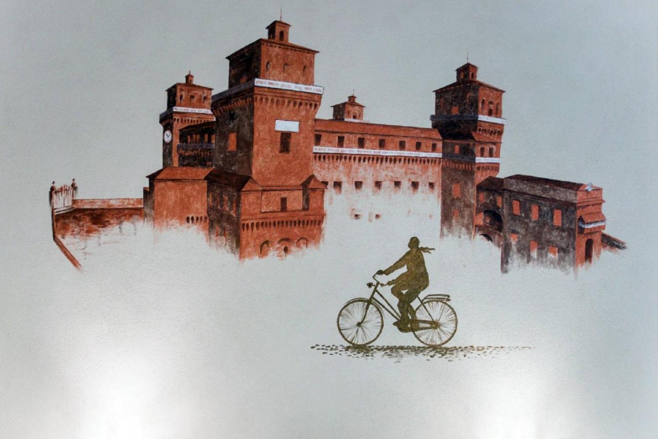 A Due Passi Dal Castello Apartment แฟร์รารา ภายนอก รูปภาพ